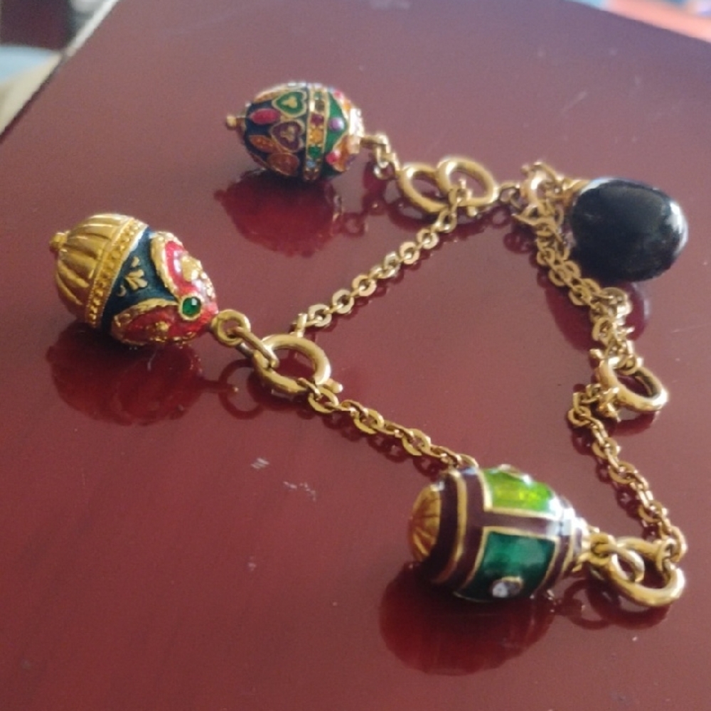 Joan Rivers Gold Egg Charms Bracelet Adjustable